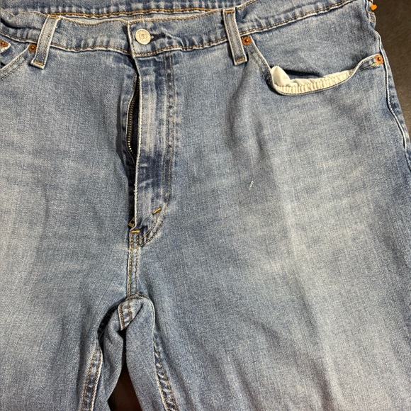 Levi's Men's Relaxed Jeans in Light Blue - Picture 1 of 7